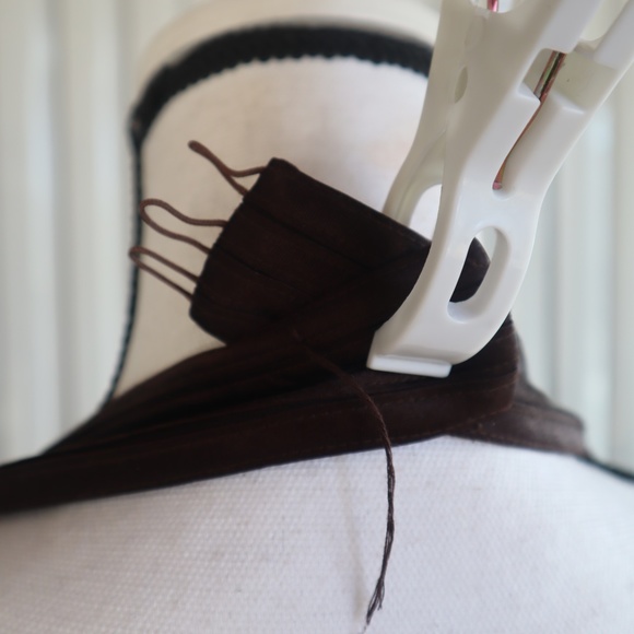 Beautiful brown gown - Picture 5 of 5